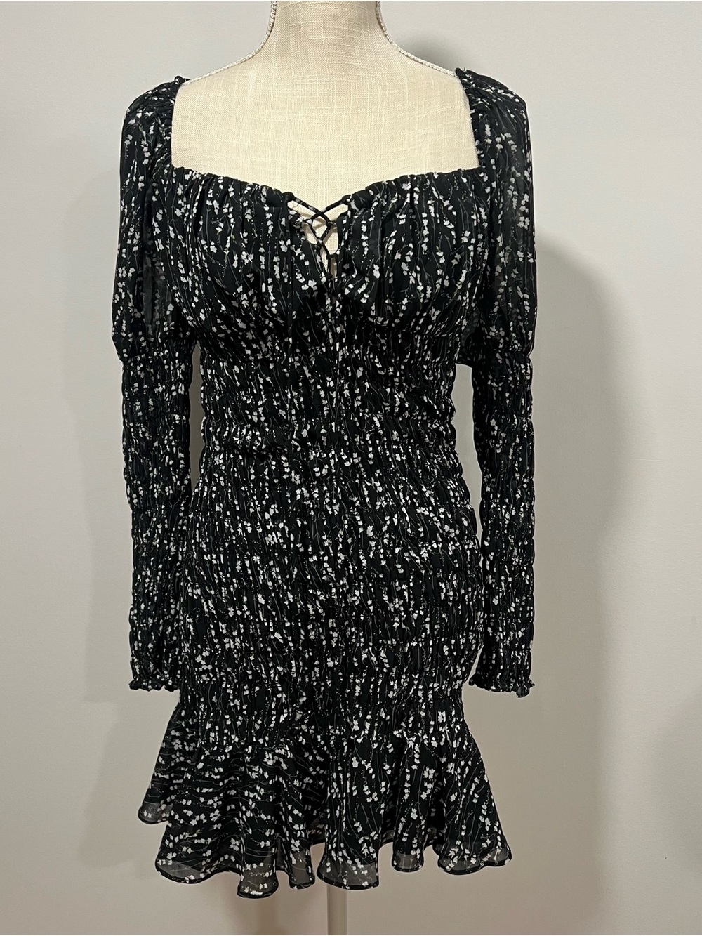 Acoa Black Floral Smocked Long-Sleeve Mini Dress
